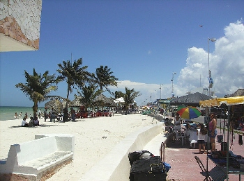 progreso beach mexico photo by wiki user